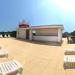 Rooftop Pool And Sea Nearby-beahost * Bibione