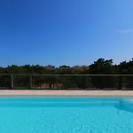 Апартаменты Rooftop Pool And Sea Nearby-beahost *