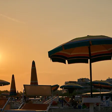 Rooftop Pool And Sea Nearby-beahost