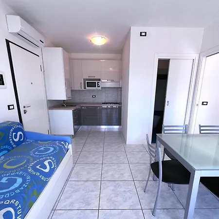 Rooftop Pool And Sea Nearby-beahost *